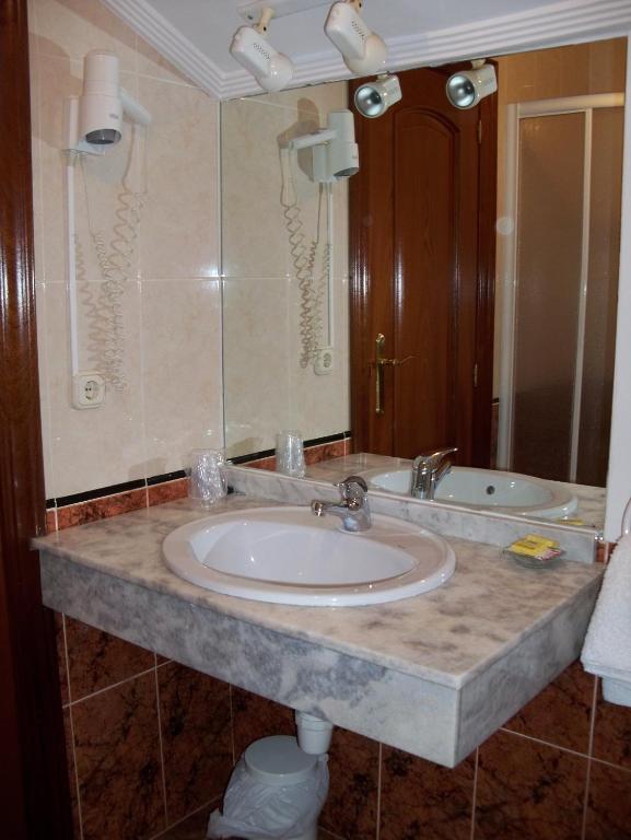 Hostal Virgen Del Villar Laguna de Duero Kamer foto