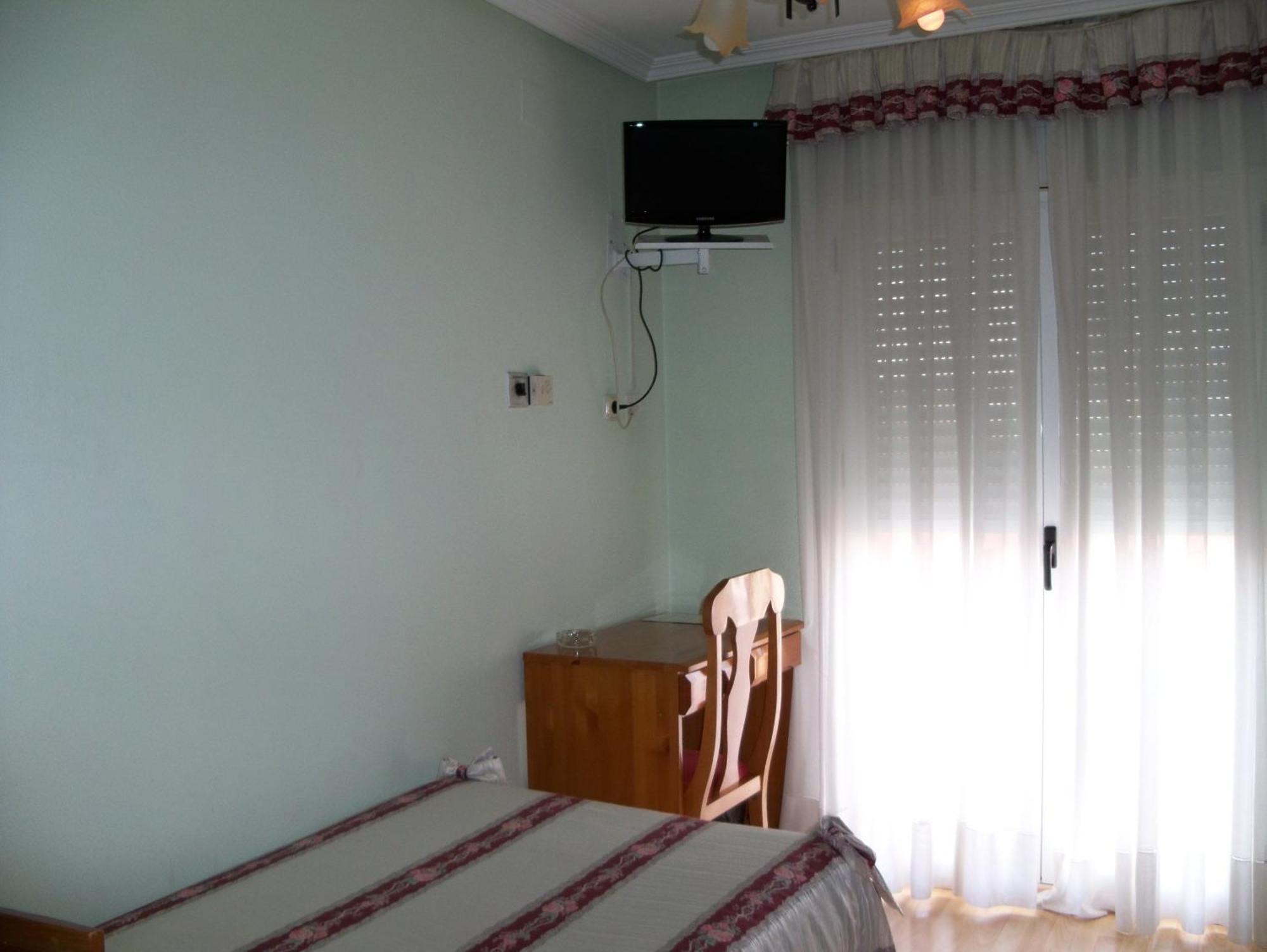 Hostal Virgen Del Villar Laguna de Duero Buitenkant foto