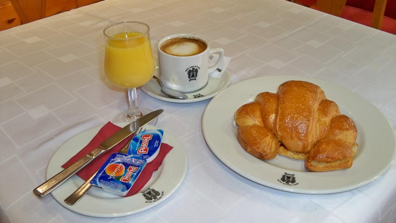 Hostal Virgen Del Villar Laguna de Duero Buitenkant foto