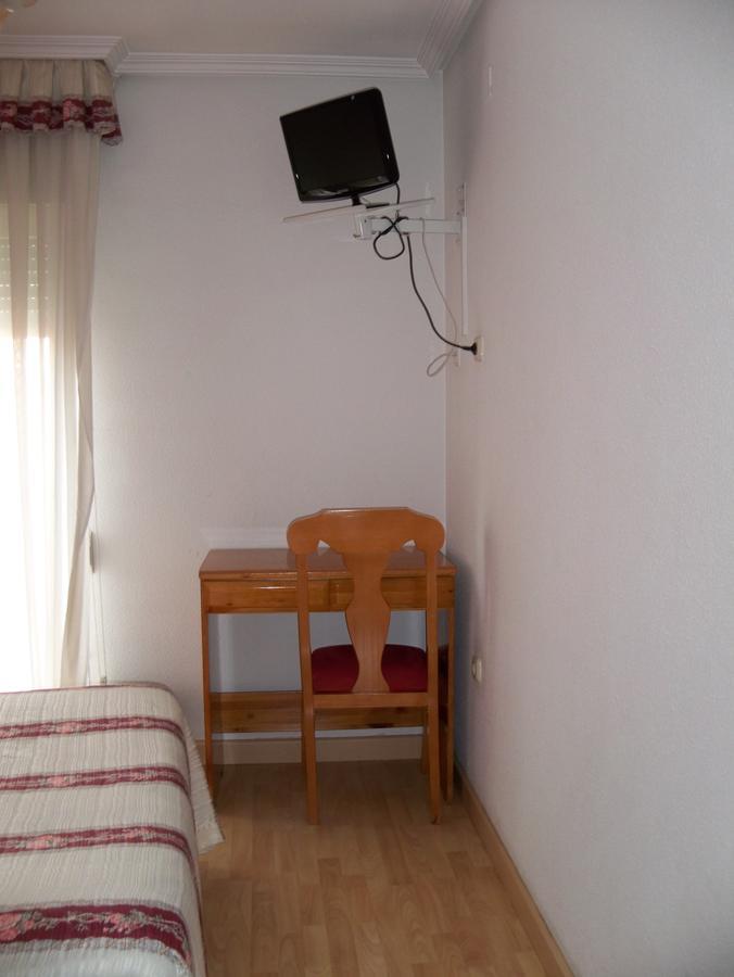 Hostal Virgen Del Villar Laguna de Duero Buitenkant foto