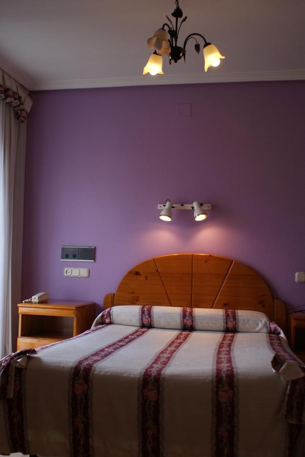 Hostal Virgen Del Villar Laguna de Duero Buitenkant foto