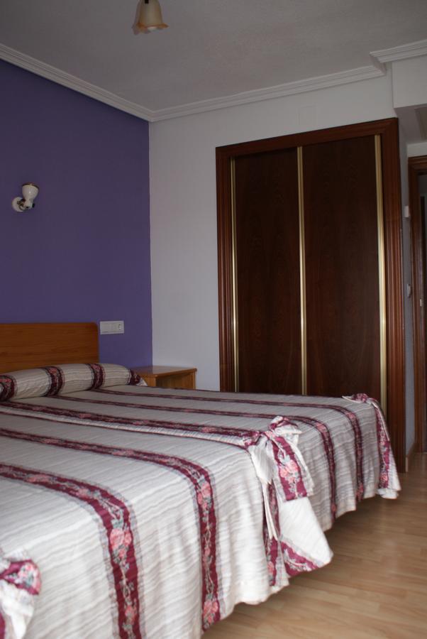 Hostal Virgen Del Villar Laguna de Duero Buitenkant foto