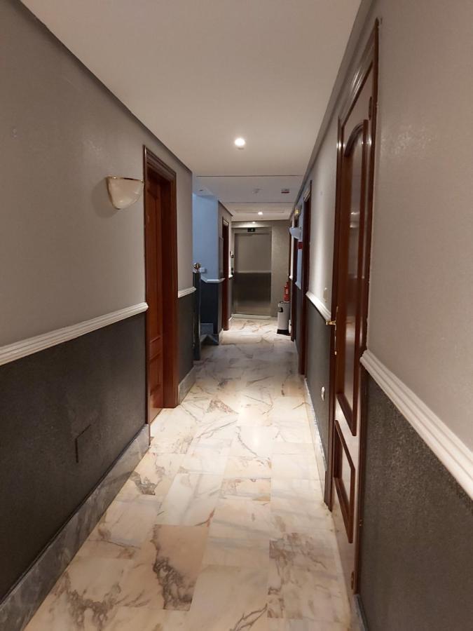Hostal Virgen Del Villar Laguna de Duero Buitenkant foto